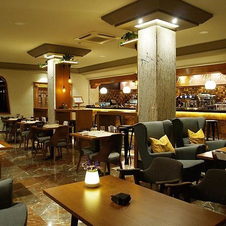 Hotel Zodiaco บายเลน ภายนอก รูปภาพ