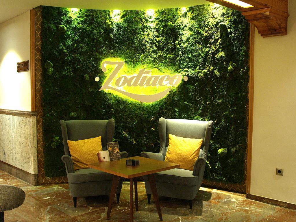 Hotel Zodiaco บายเลน ภายนอก รูปภาพ