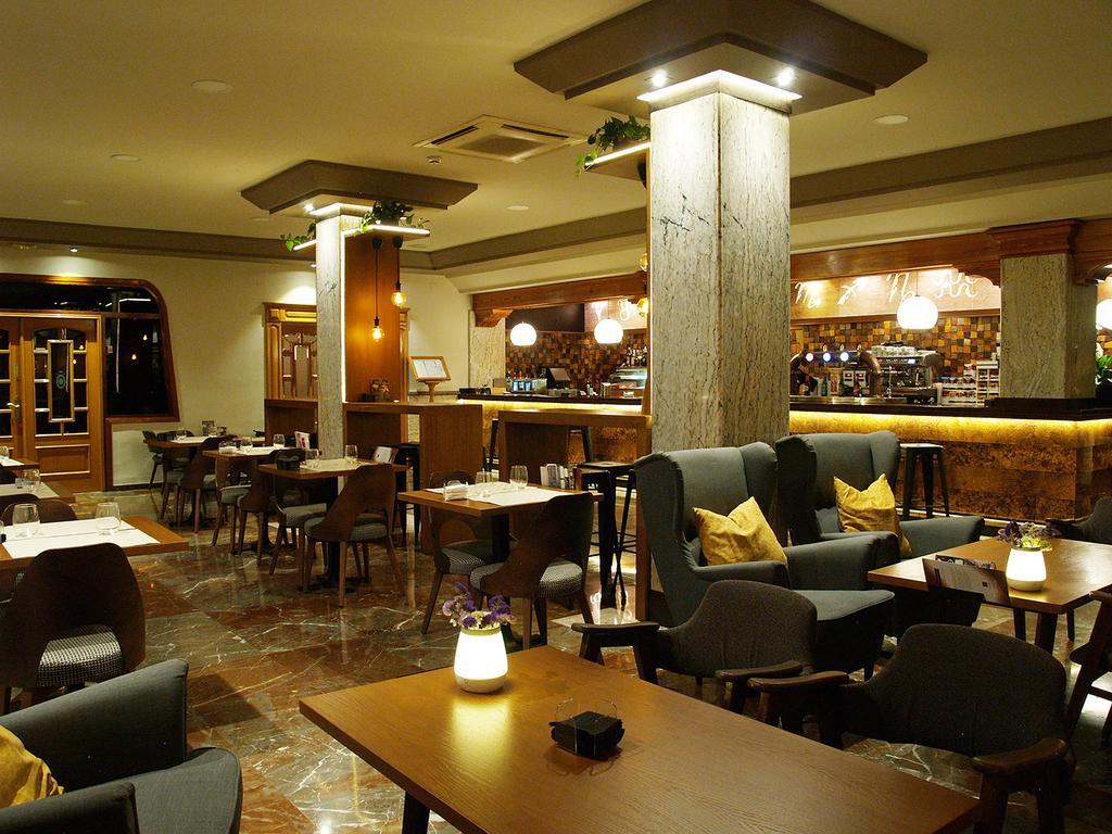 Hotel Zodiaco บายเลน ภายนอก รูปภาพ