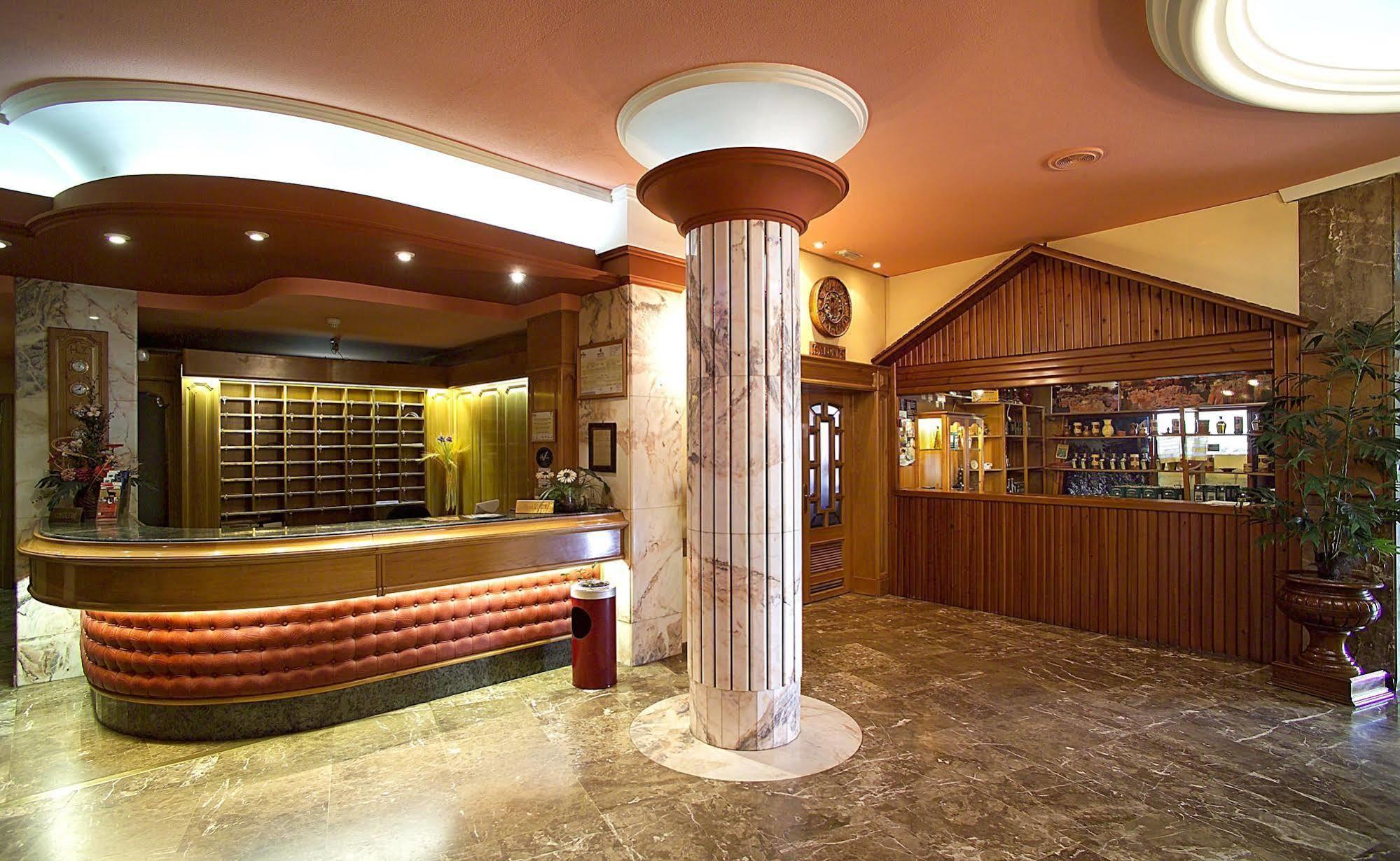 Hotel Zodiaco บายเลน ภายใน รูปภาพ