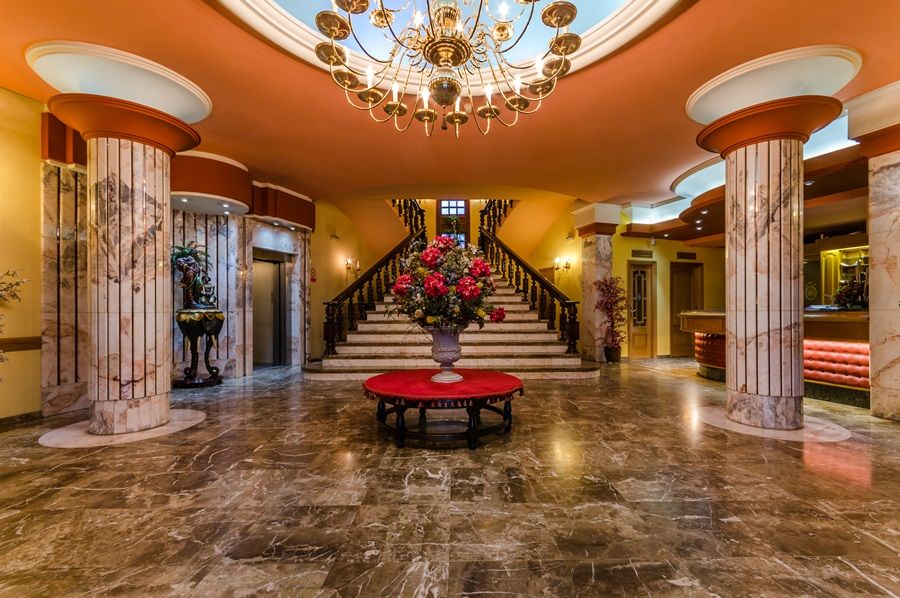 Hotel Zodiaco บายเลน ภายนอก รูปภาพ